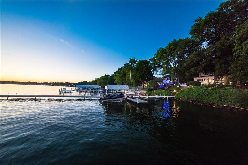 Hall Realty Clear Lake, IA